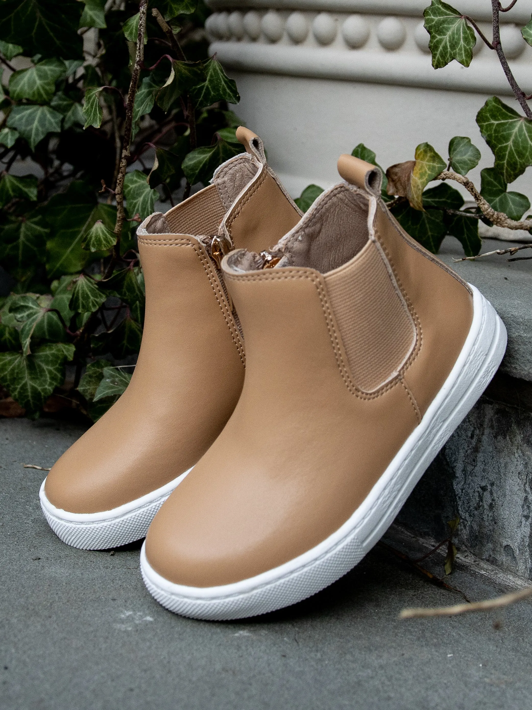 Chelsea Sneaker - Tan