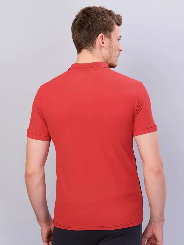 Men Colorblock Slim Fit Polo T-shirt with MATPIQ